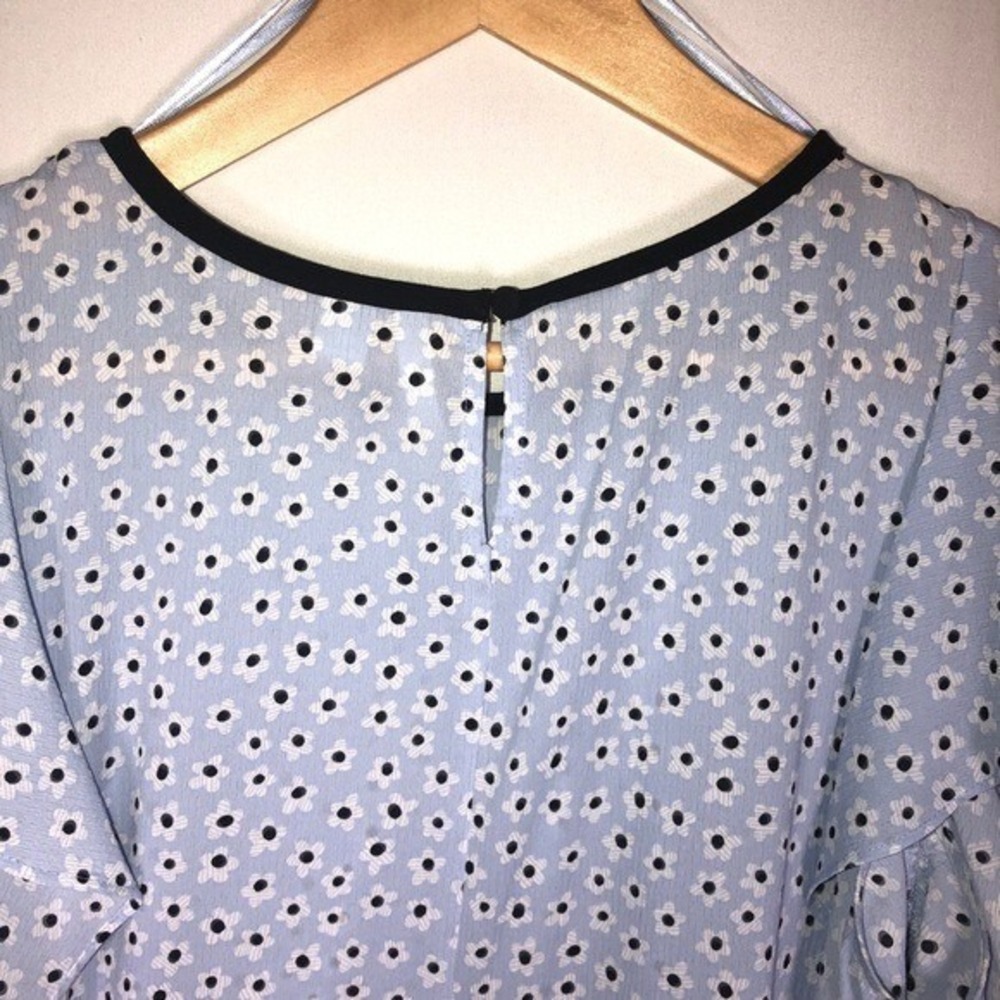 ELLE Blue Short Sleeve Floral Blouse Size‎ Medium - Picture 5 of 11